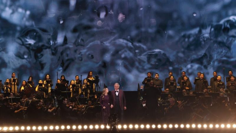 Andrea Bocelli llena el Zócalo de la CDMX en concierto gratuito ante miles de asistentes